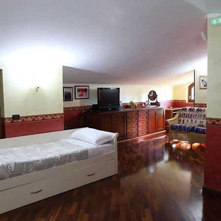 Paoline'S Suite In Villa ฟิวมิชีโน ภายนอก รูปภาพ
