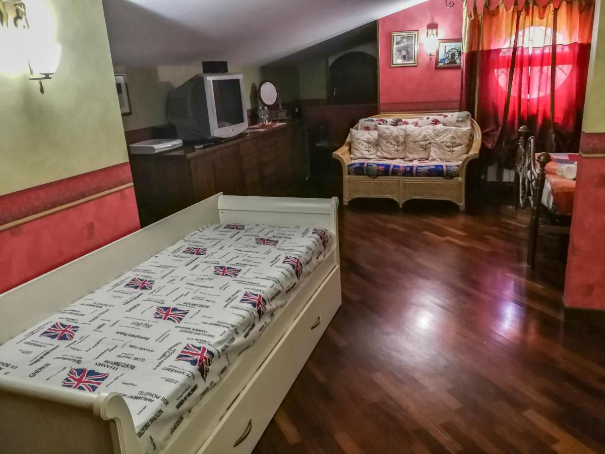 Paoline'S Suite In Villa ฟิวมิชีโน ภายนอก รูปภาพ
